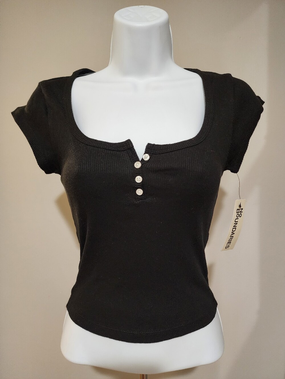 NWT No Boundaries Black Ribbed Henley Baby Tee S